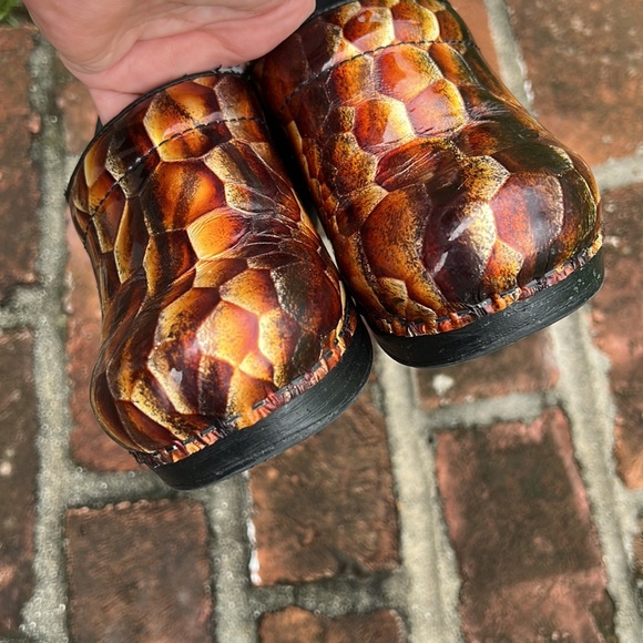 Dansko slip on clogs size 6 (36) - Picture 4 of 9